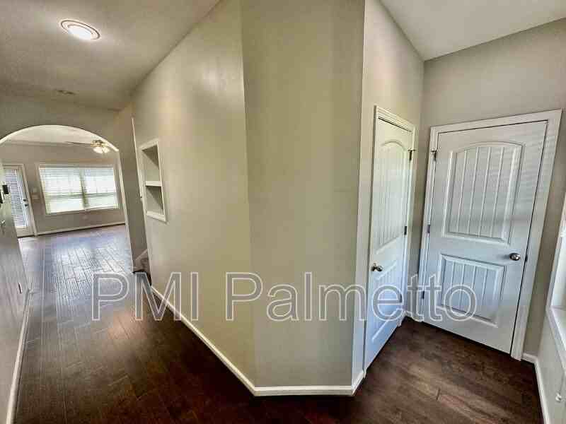 423 Easy Goer Ct - Photo 5 of 34