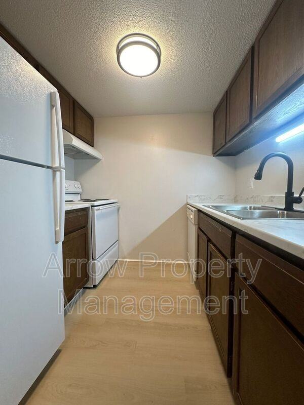 3619 N 60th St - Photo 3 of 6