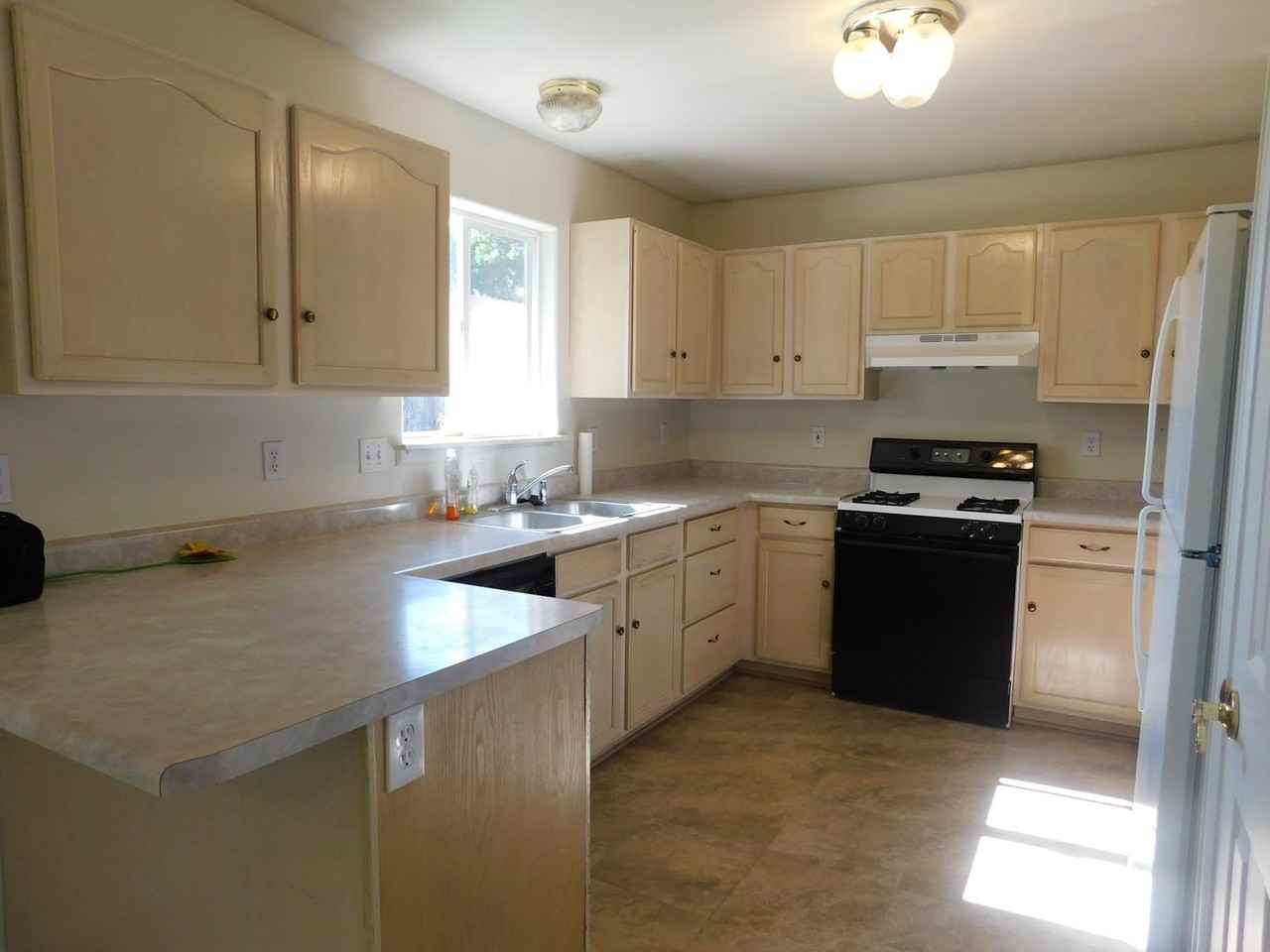 579 Darby Dr - Photo 7 of 20