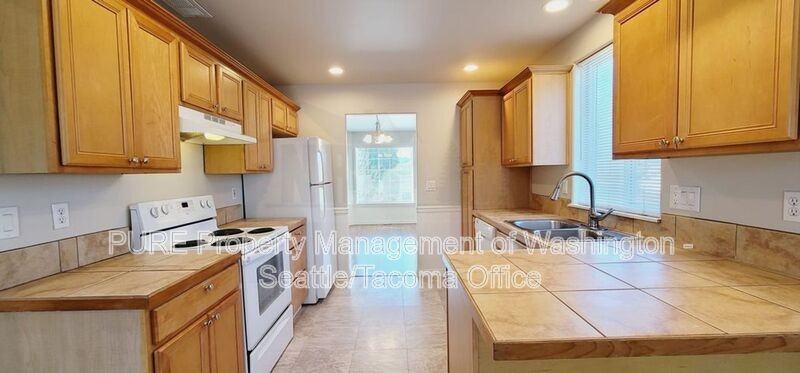 635 27th St Se - Photo 3 of 28