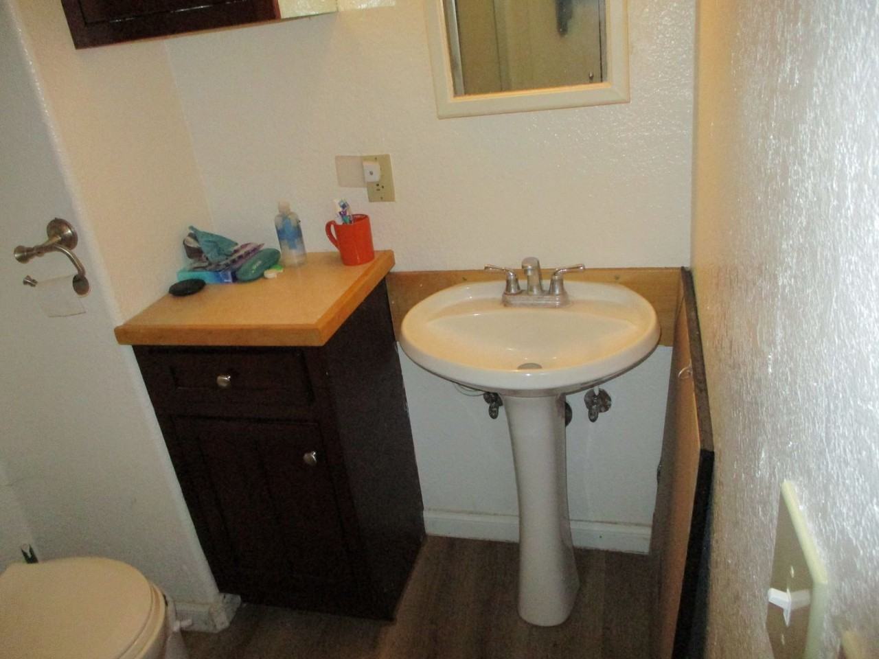 Unit B - Photo 3 of 4