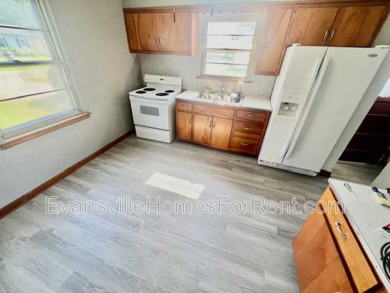 3223 Coker Ave - Photo 3 of 7