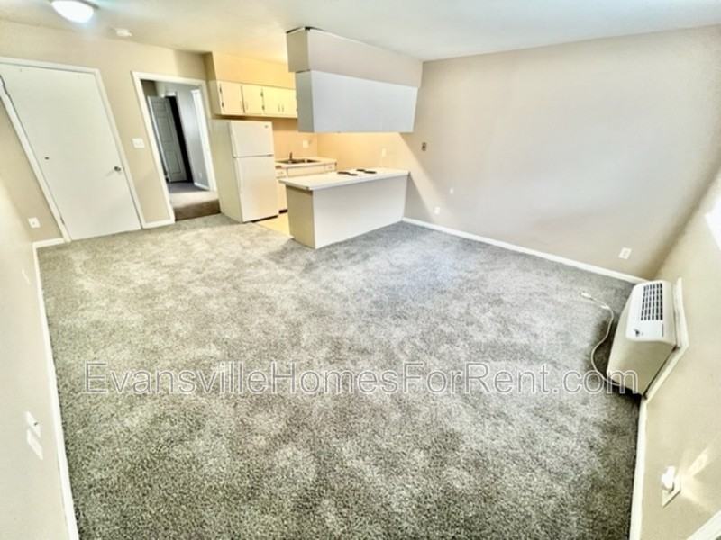 1547 S Green River Rd - Photo 3 of 6