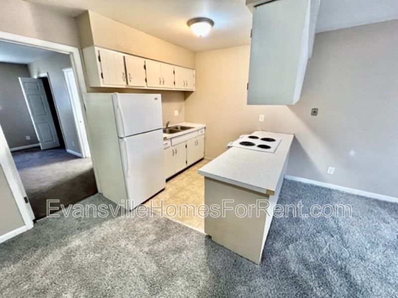 1547 S Green River Rd - Photo 4 of 6