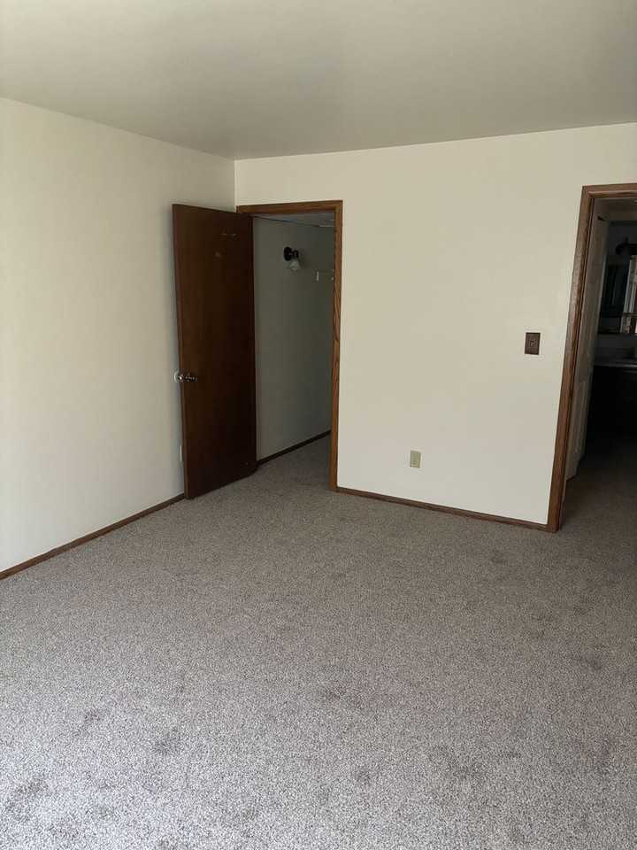 Valley Forge Apartments 321/349 - Photo 2 of 3