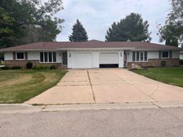 featured image of 218 Lyndhurst Dr
