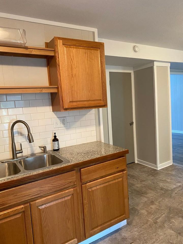 218 W. South St - Photo 3 of 19