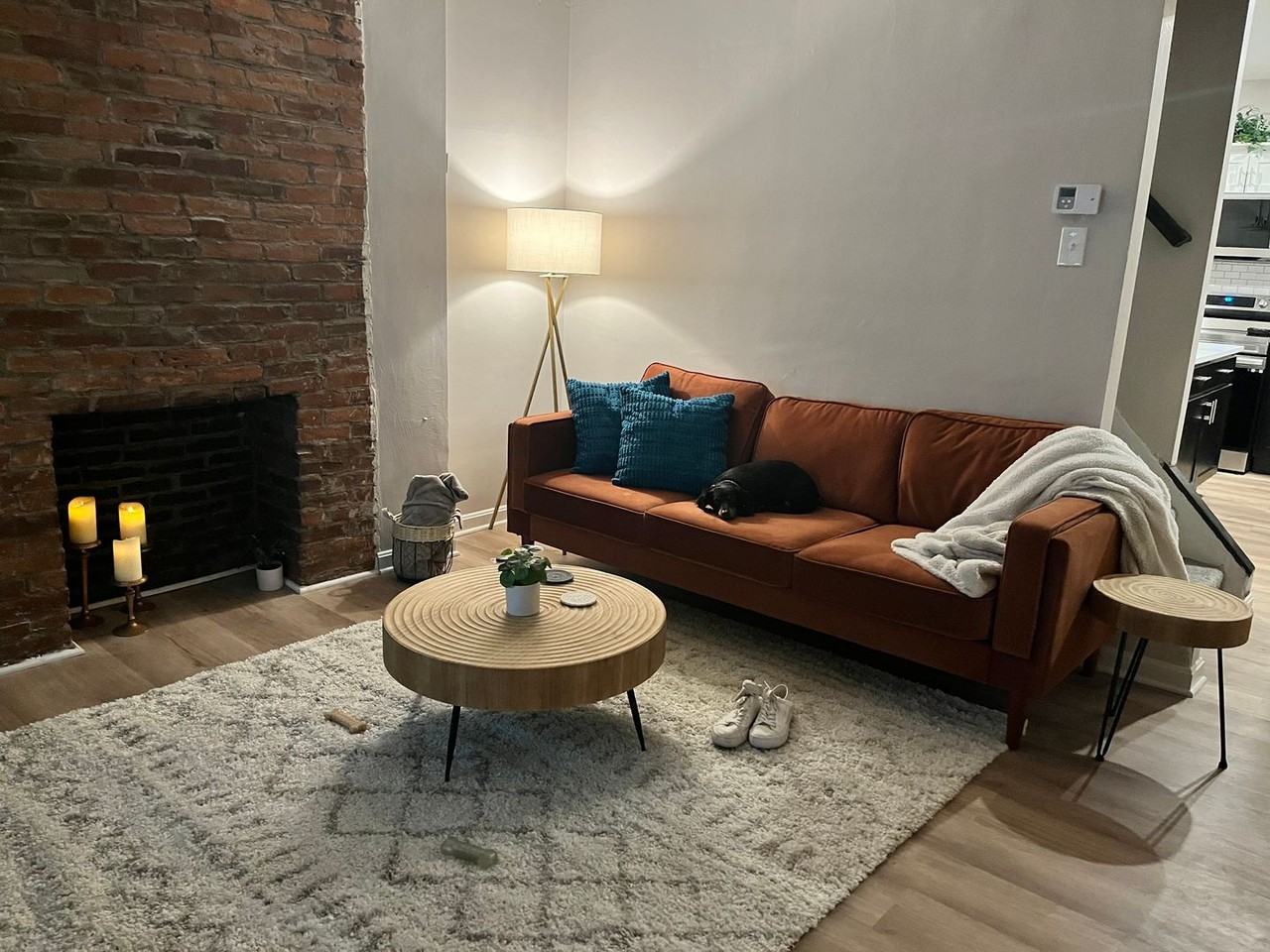 113 Parkhurst St - Photo 2 of 15