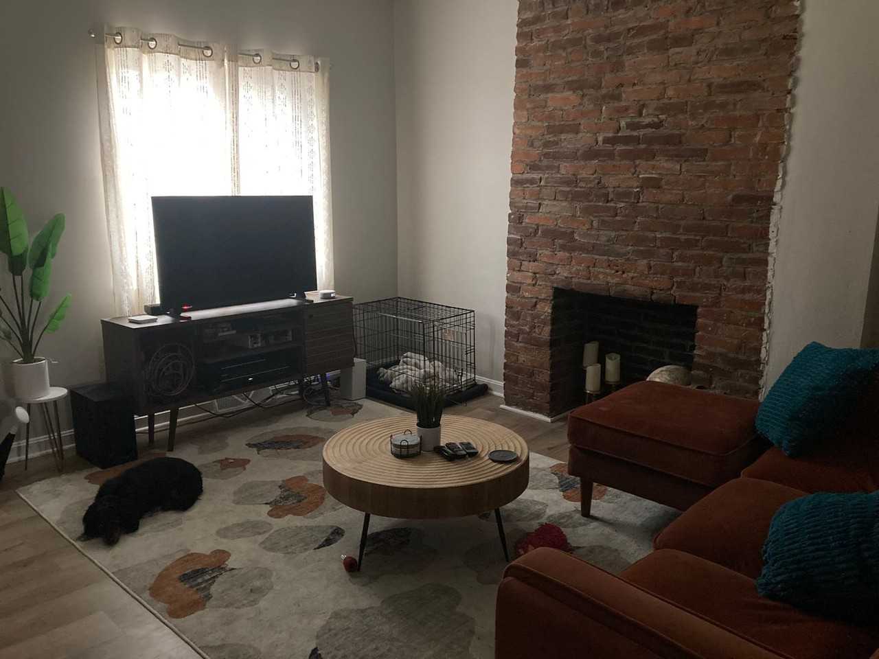 113 Parkhurst St - Photo 5 of 15