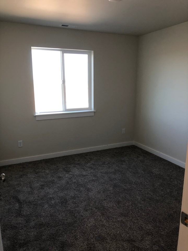 1306 Westwood Circle - 4 plex - Photo 6 of 20