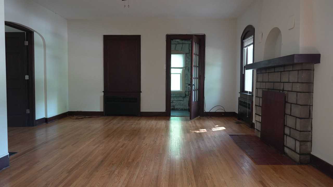 706 North Washington Street - Photo 5 of 28