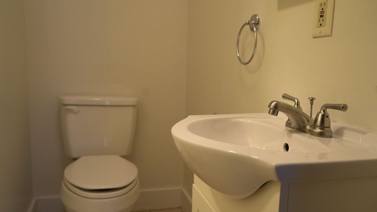 706 North Washington Street - Photo 7 of 28