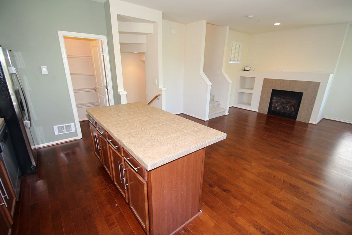 861 5th Pl Ne - Photo 3 of 13