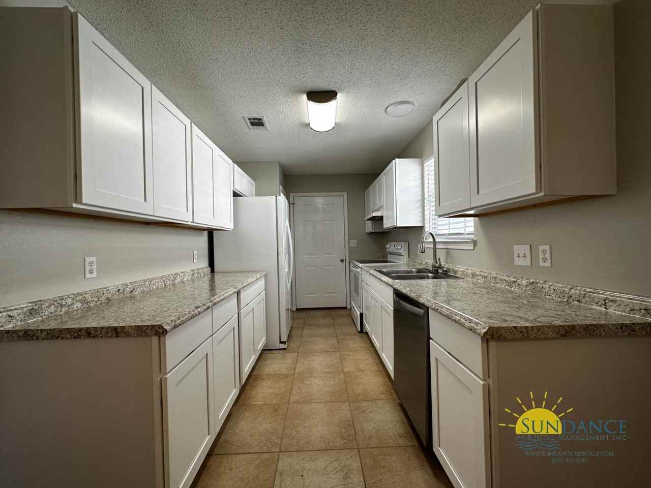 1902 Summer Hills Ln - Photo 3 of 22