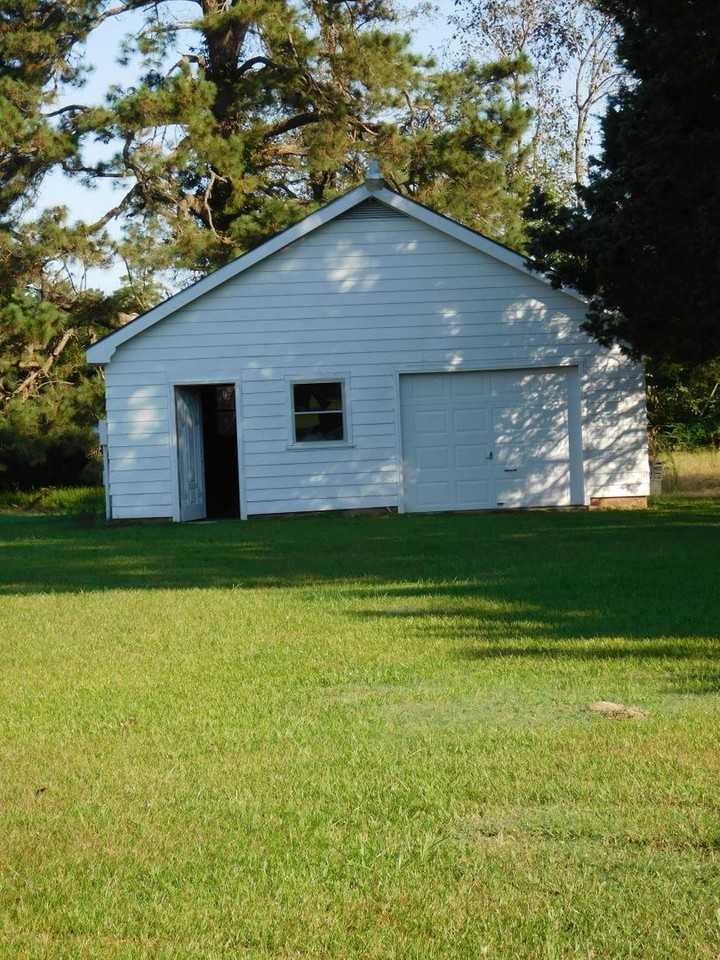 150 Arrington Rd - Photo 4 of 22