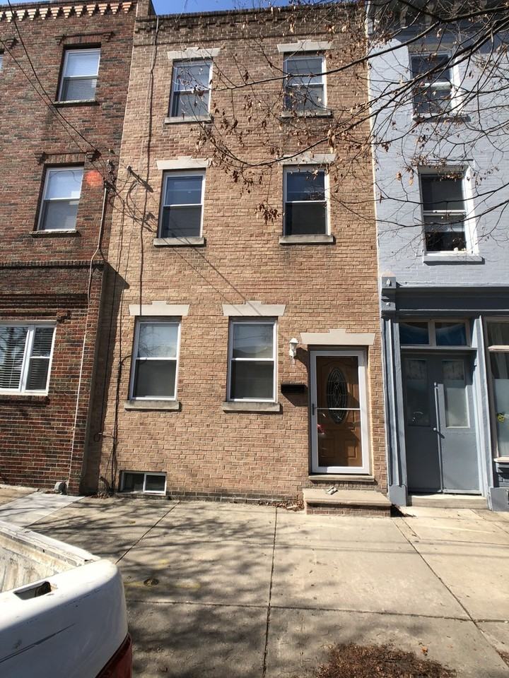 1222 S 11th St - Photo 2 of 30