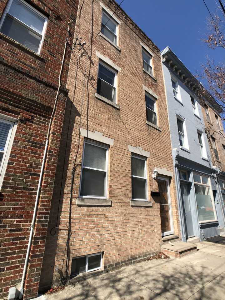 1222 S 11th St - Photo 3 of 30