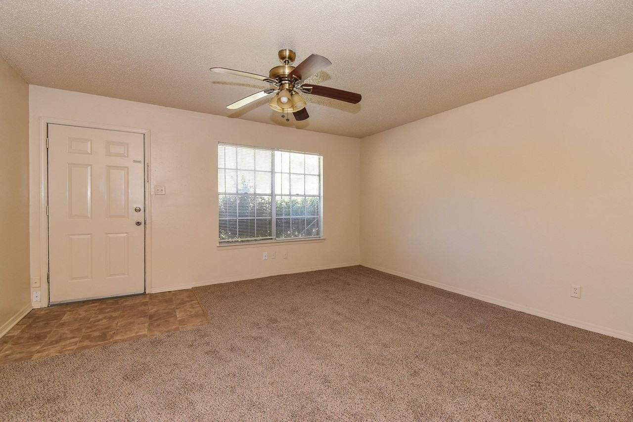 3307 Maple Ave - Photo 2 of 25