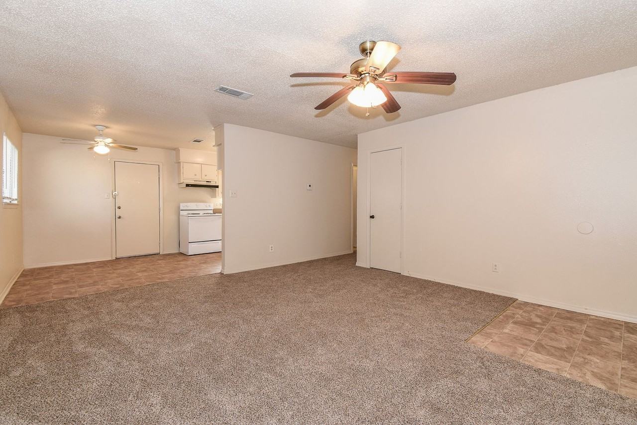 3307 Maple Ave - Photo 6 of 25