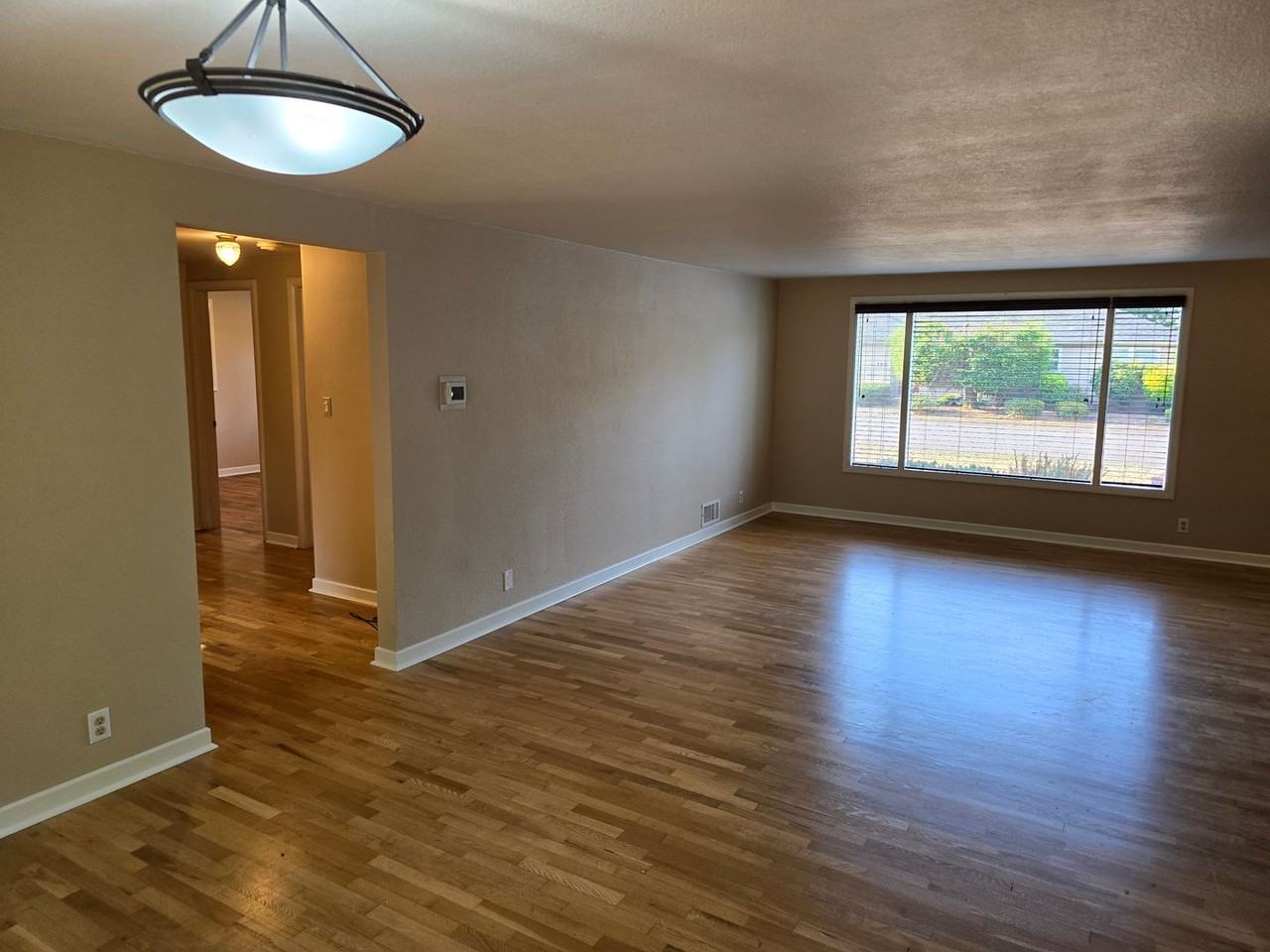119 Greenleaf Ave - Photo 4 of 25