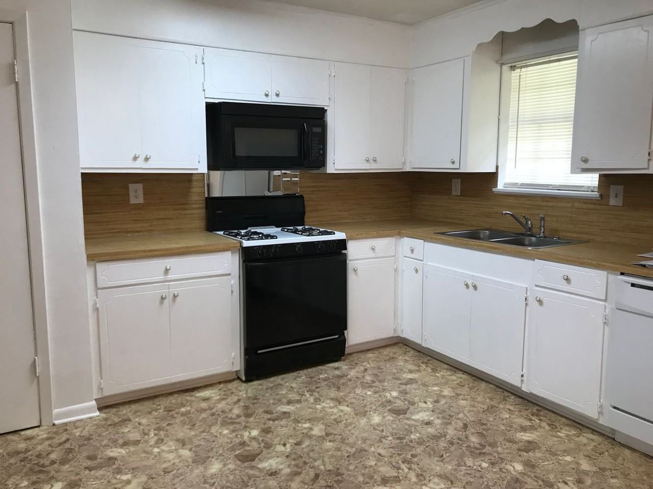 6624 Pinebrook Trce - Photo 2 of 8