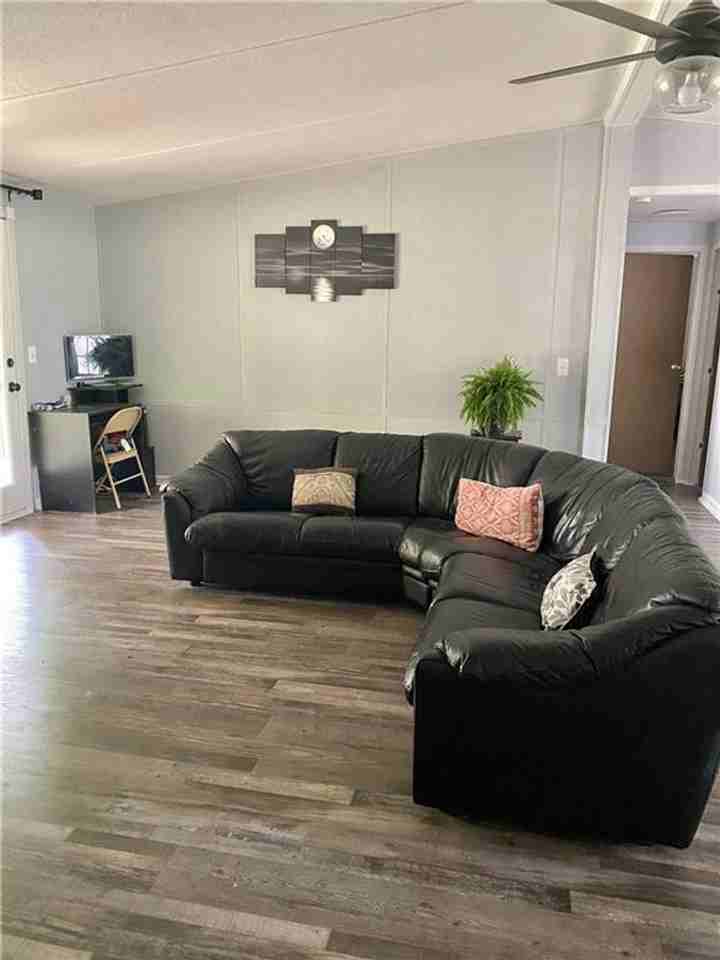 1170 Steele Dr - Photo 4 of 10