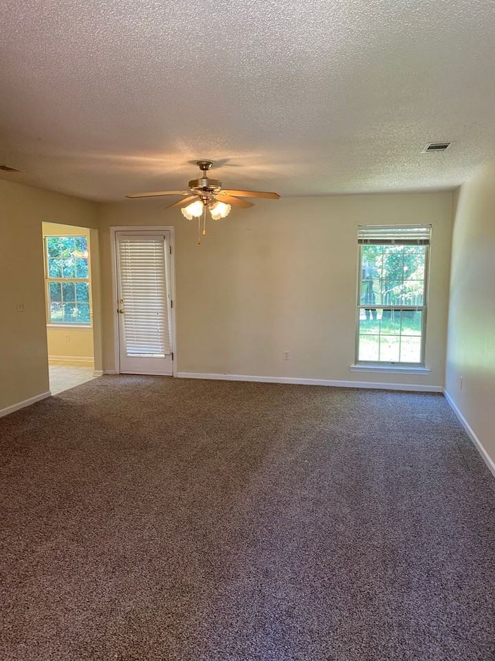 1105 Cornett Ct - Photo 2 of 16