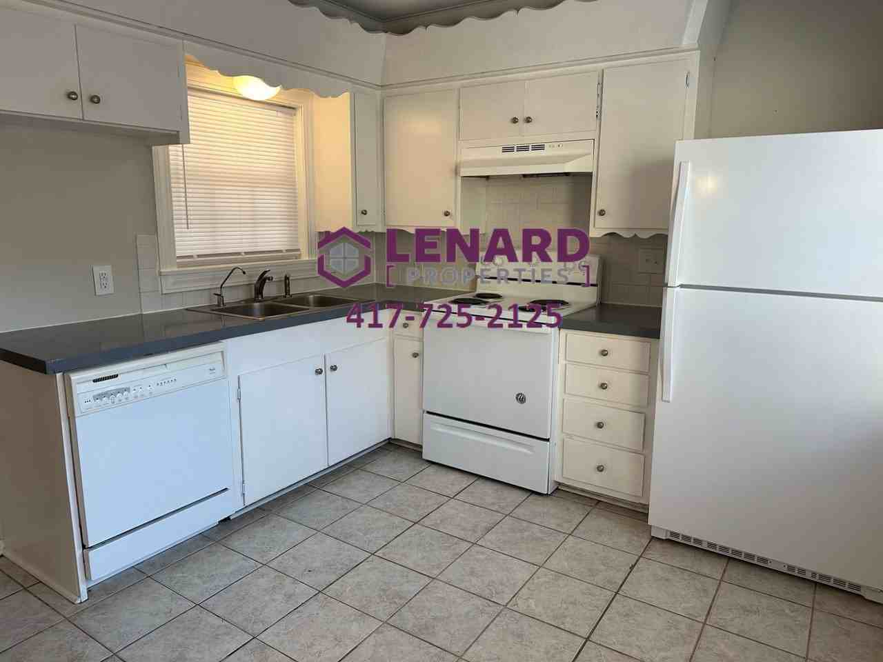 615 S Airwood Ave - Photo 7 of 18