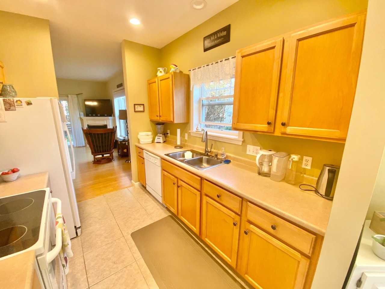 22 Irene Ave - Photo 2 of 20