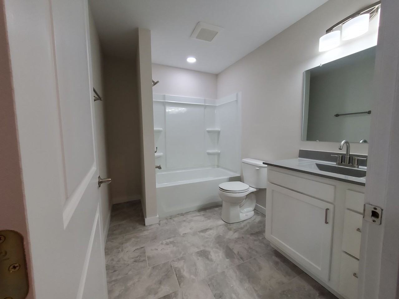 New Cinema Apartments - Photo 7 of 41