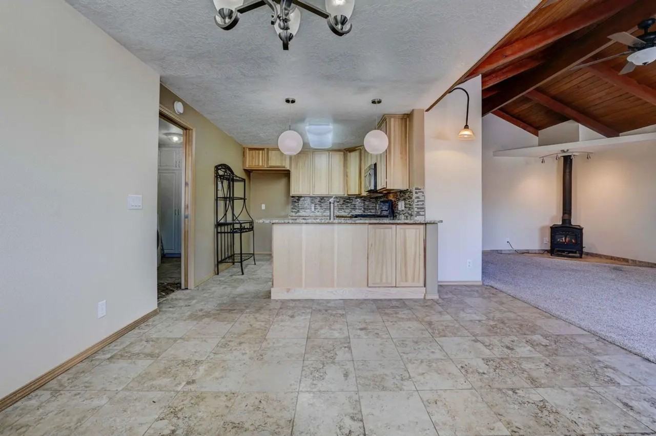 1975 Ne Butler Market Rd - Photo 5 of 24