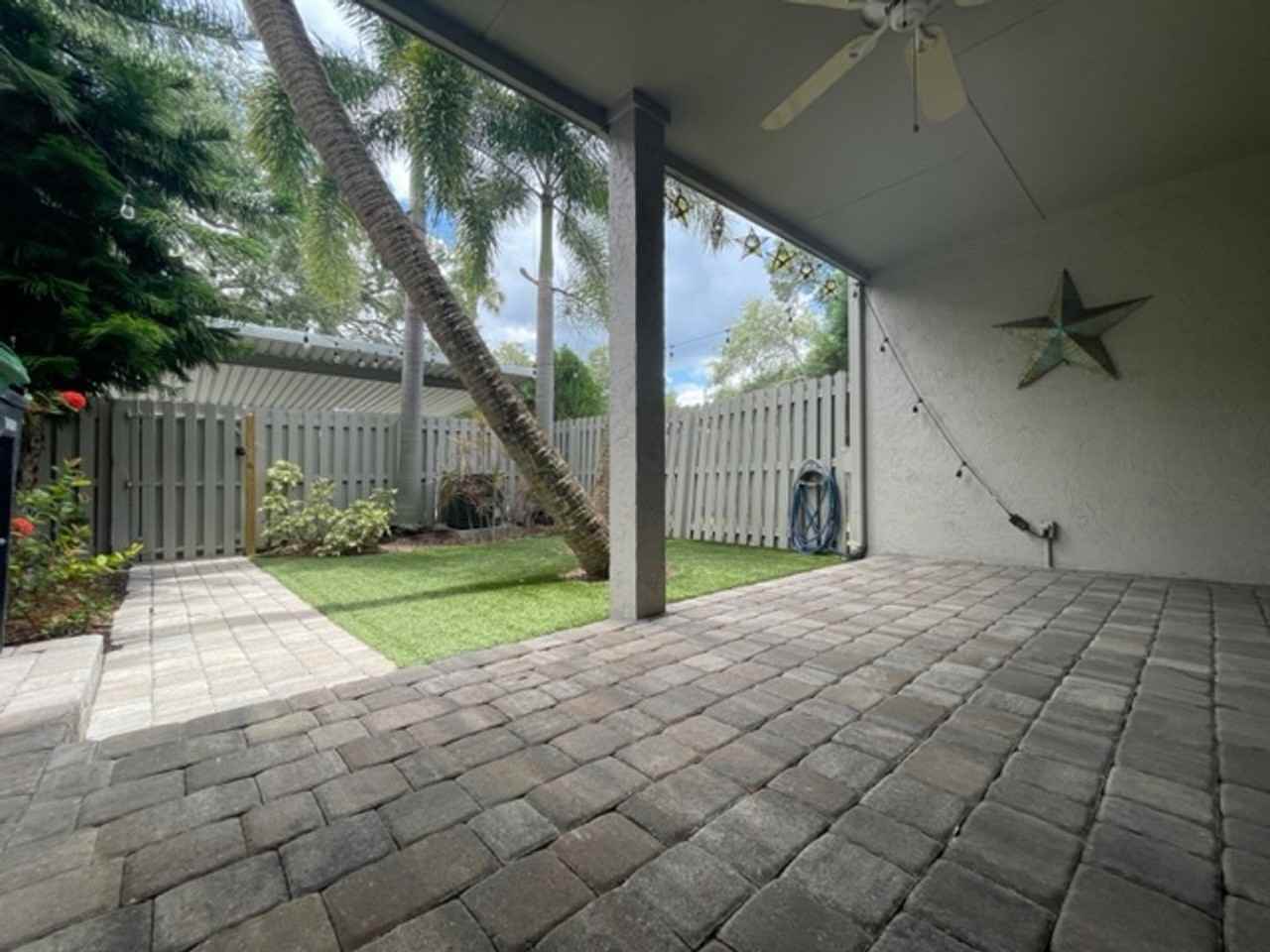 2312 S Carolina Ave - Photo 2 of 26