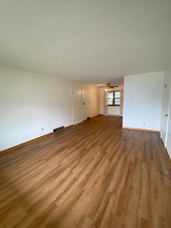 332-334 Maple St - Photo 2 of 7