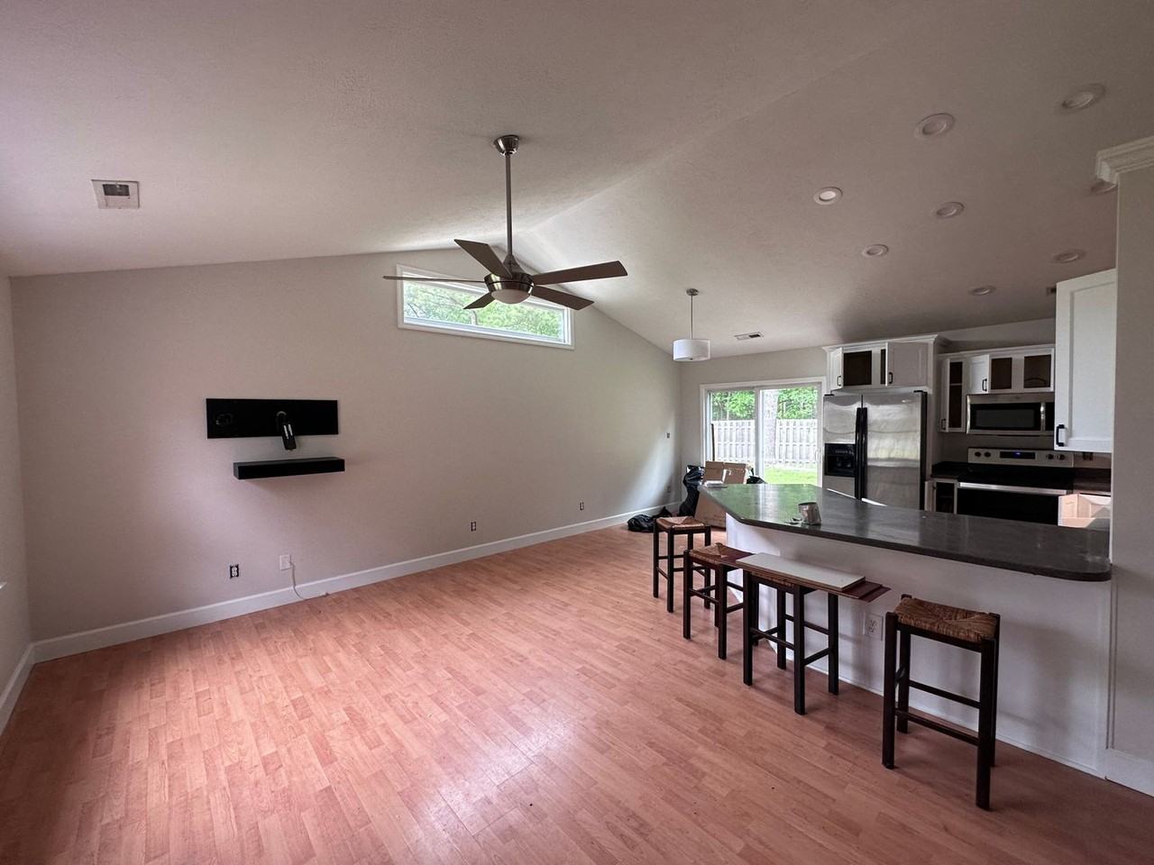 3206 Sky Ct - Photo 3 of 16