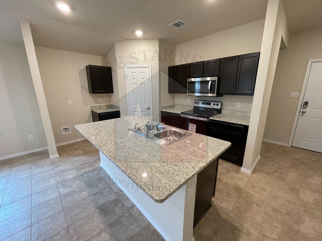 9601 Murandy Dr - Photo 6 of 20