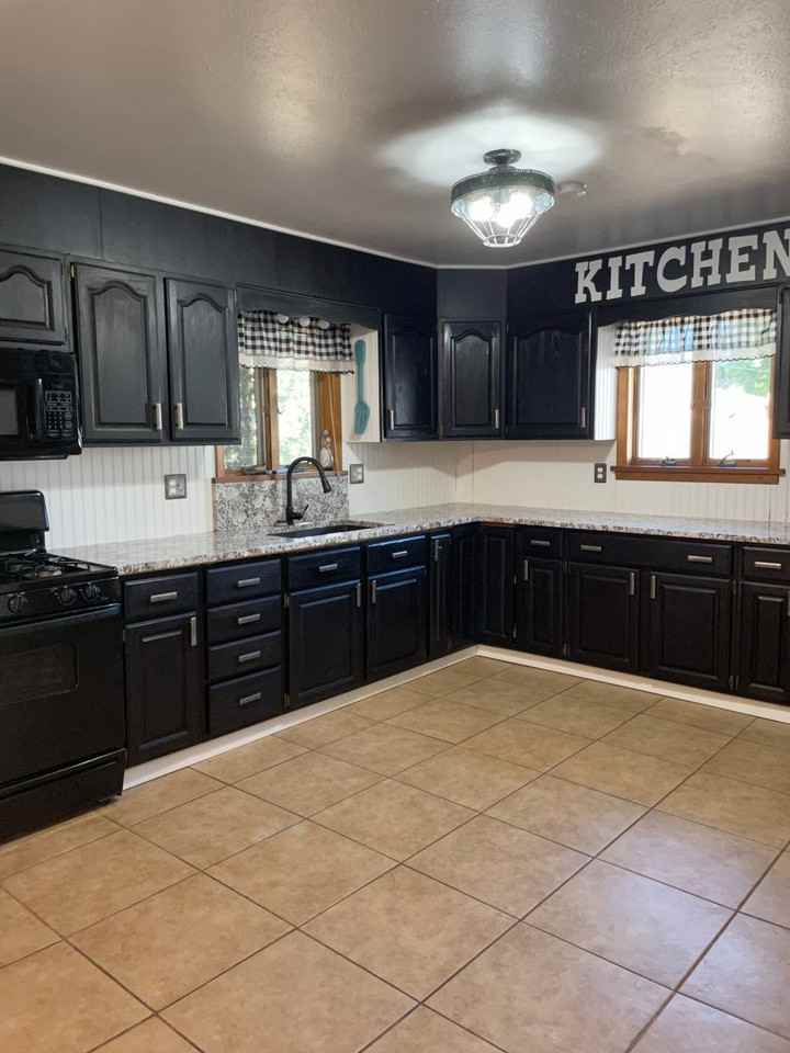 911 S Cedar St - Photo 3 of 15