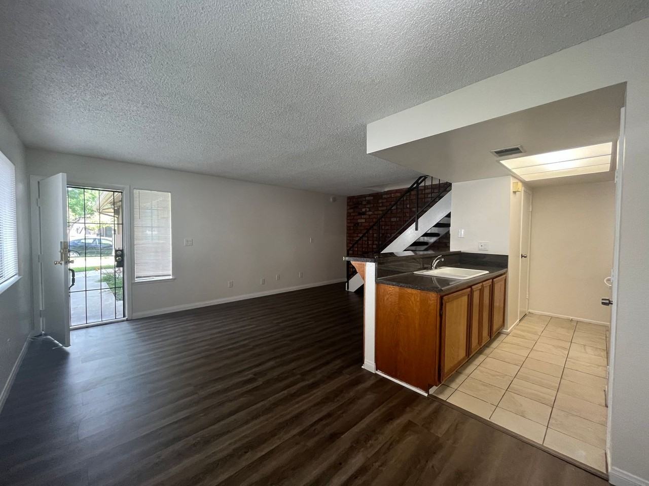 1076 W Calle Del Sol #2 - Photo 2 of 6