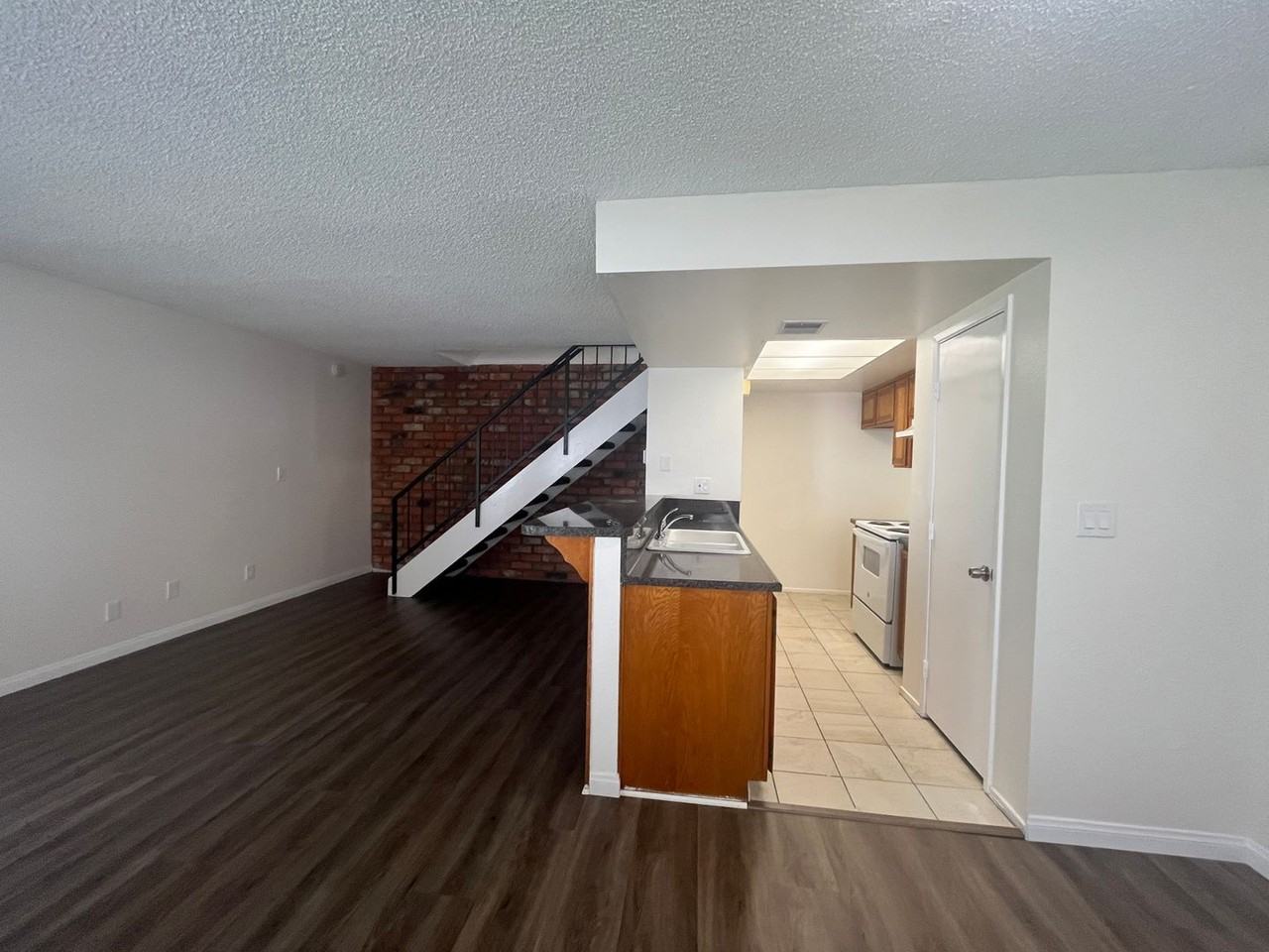 1076 W Calle Del Sol #2 - Photo 3 of 6