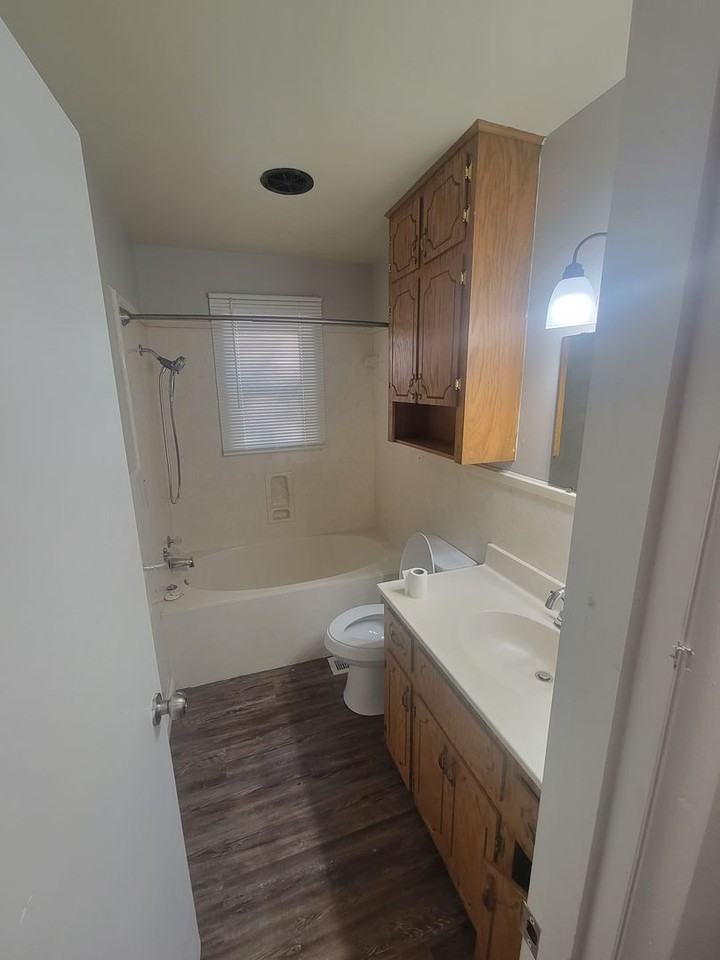 100 W Lincoln Ave - Photo 3 of 9
