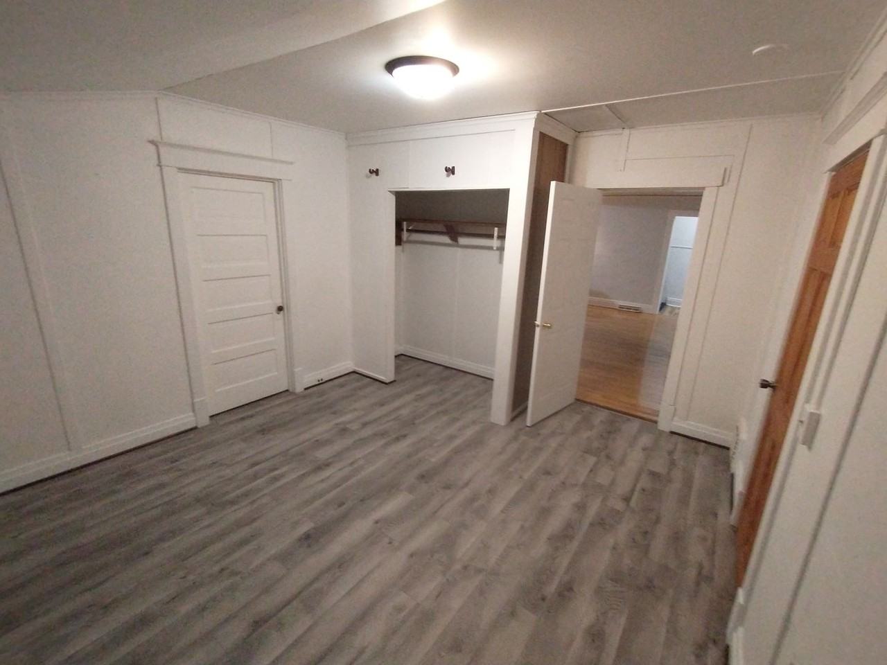 13302 W 3rd St - Photo 4 of 11