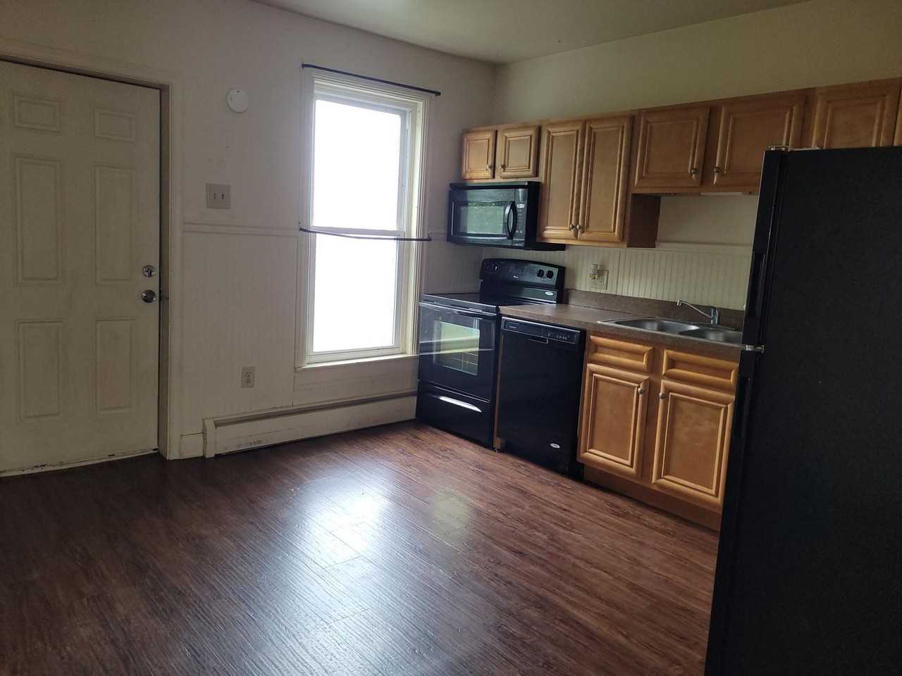 36 W Market St - Photo 2 of 21