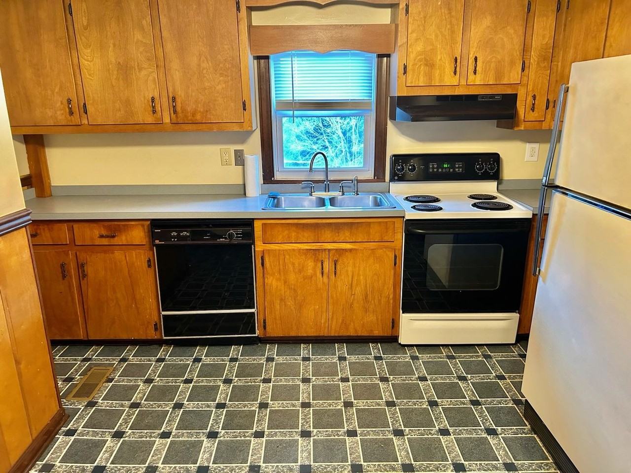 2920 Richmond St - Photo 7 of 20