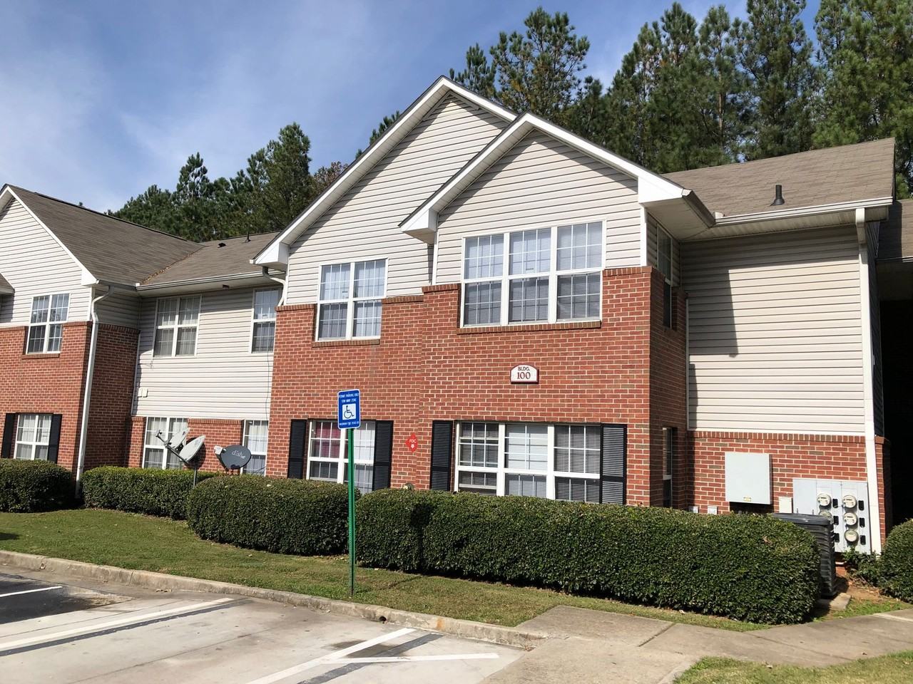 Summerdale Apartments! Welcome Home - Photo 3 of 7