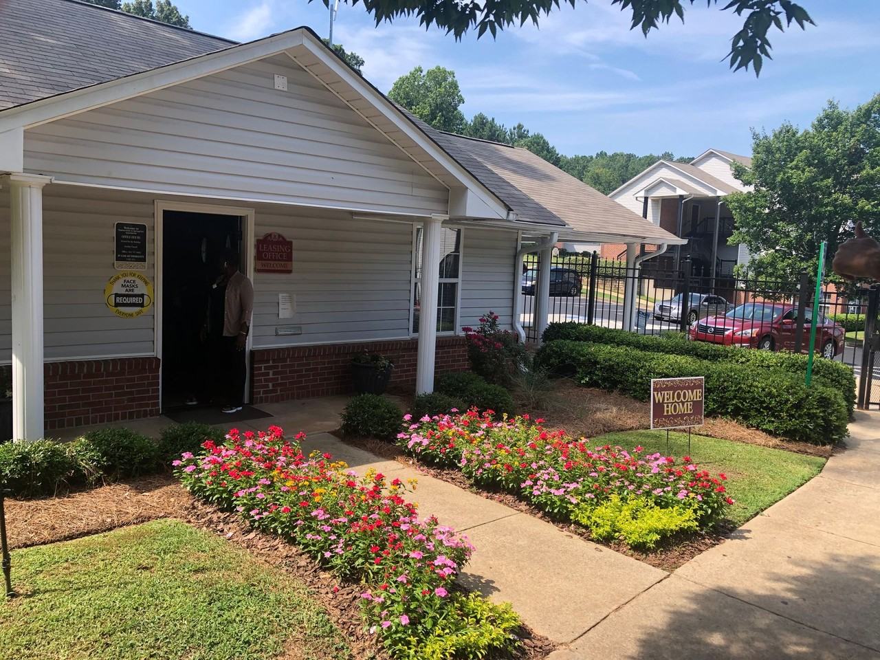 Summerdale Apartments! Welcome Home - Photo 5 of 7