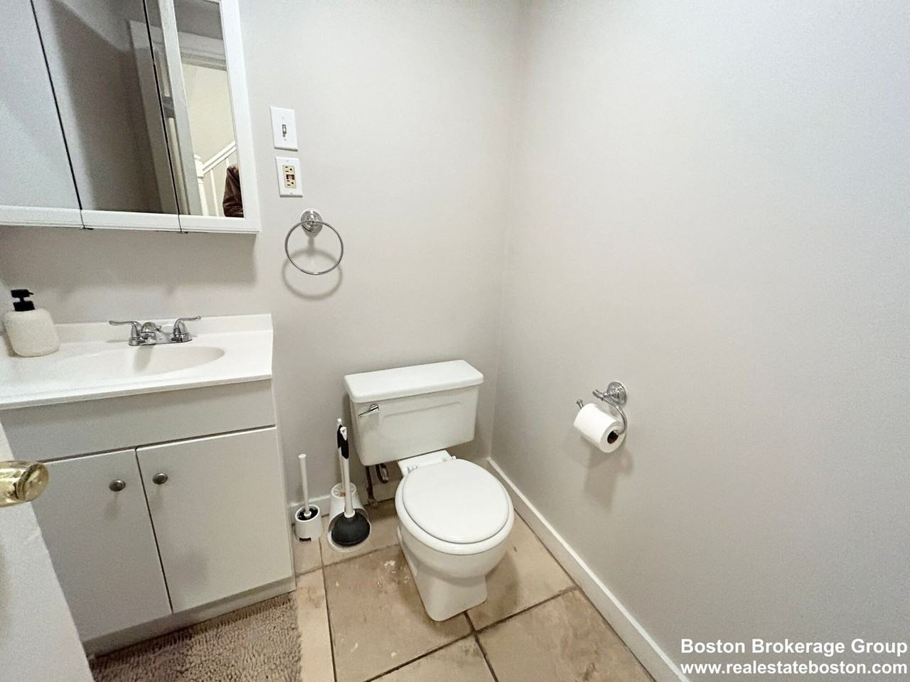 670 Massachusetts Ave - Photo 7 of 8