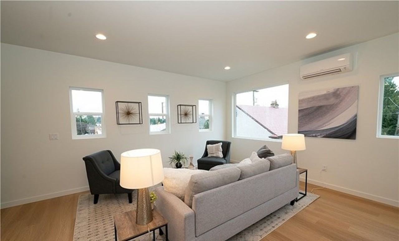 936 N 90th St - Photo 6 of 30