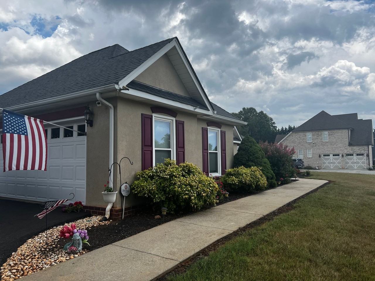 1263 Somerset Drive - Photo 2 of 30