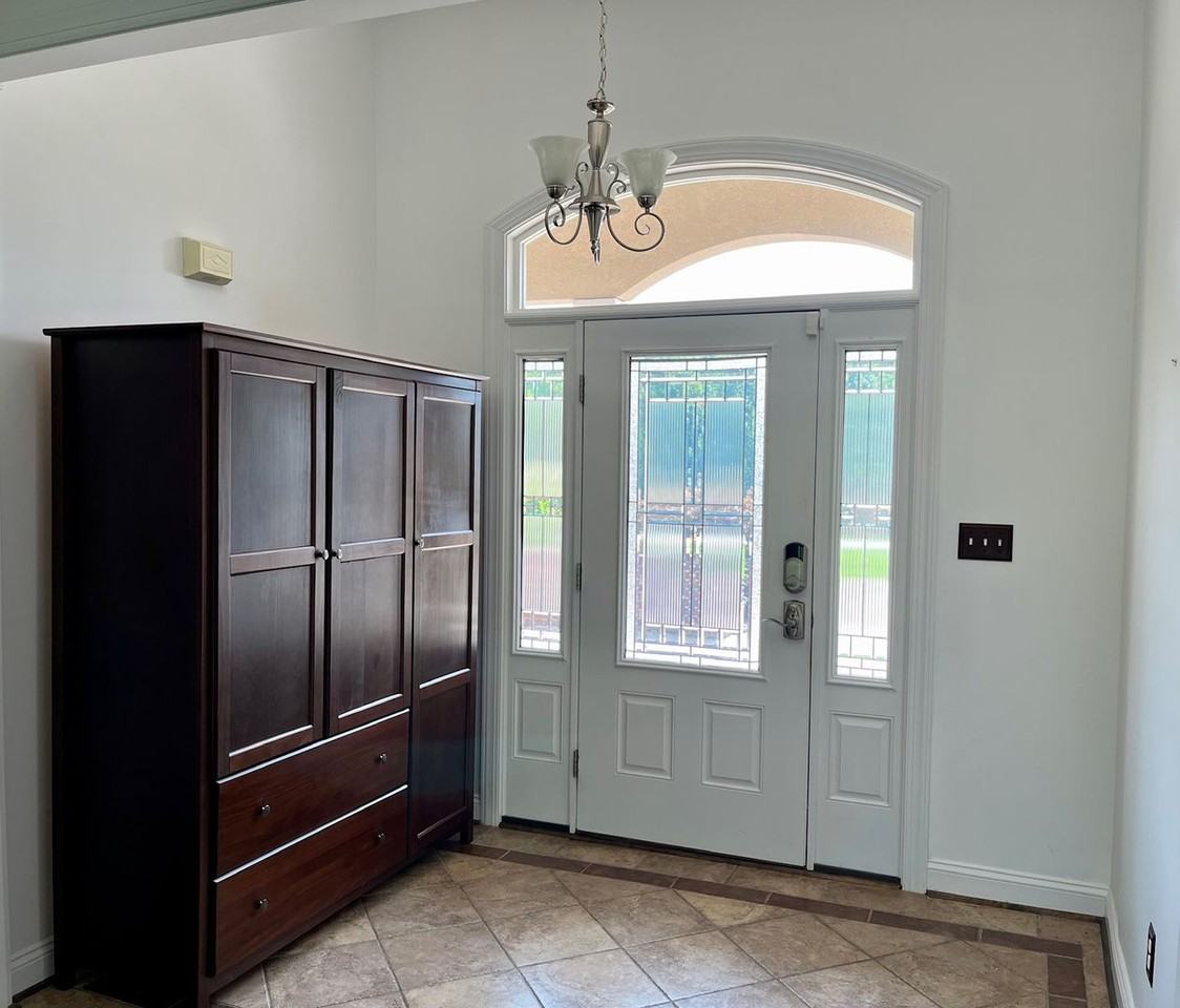 1263 Somerset Drive - Photo 3 of 30