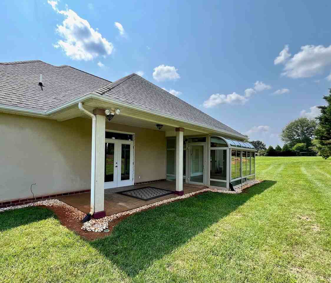 1263 Somerset Drive - Photo 7 of 30