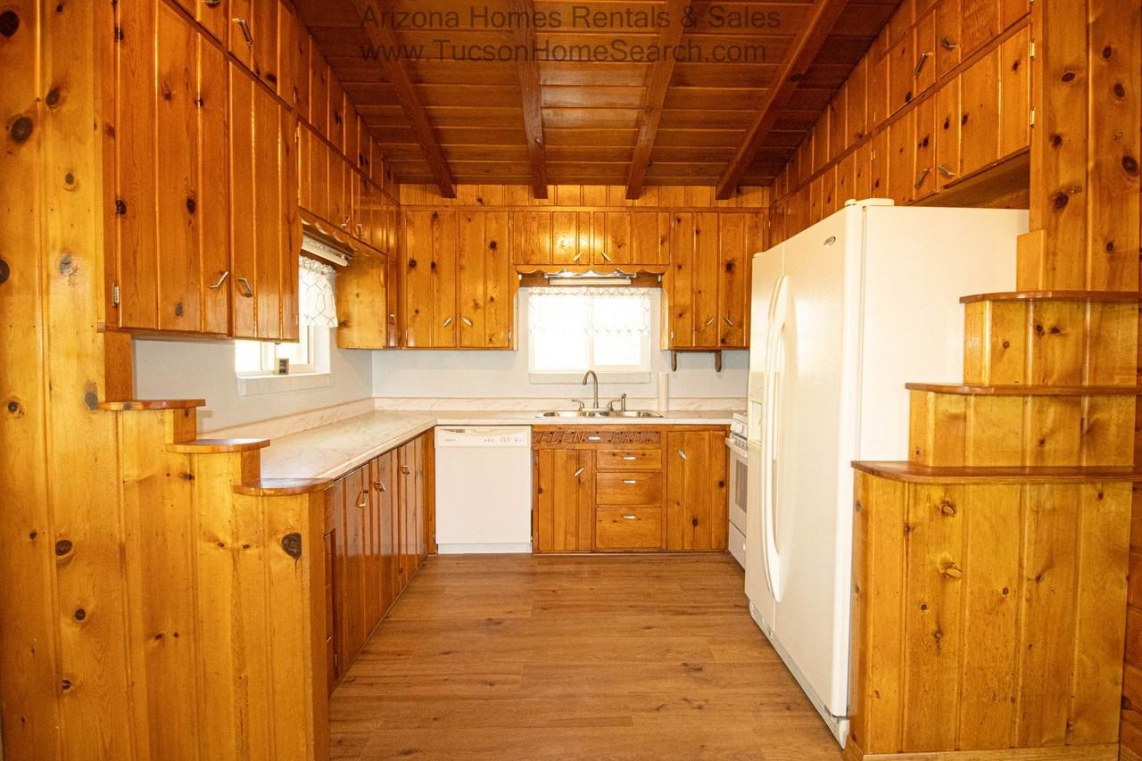 11640 E Miles St - Photo 3 of 16